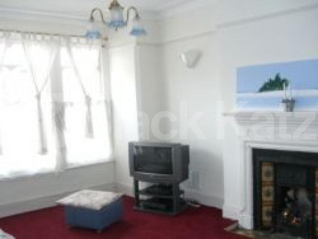 			LET, 2 Bedroom, 1 bath, 1 reception Flat			 Muswell Road, MUSWELL HILL N10